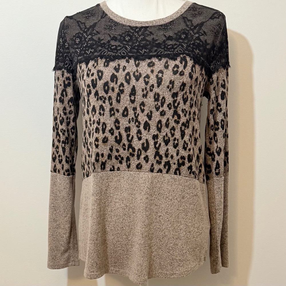 Maurices Leopard & Lace Long Sleeve Top – Size Small